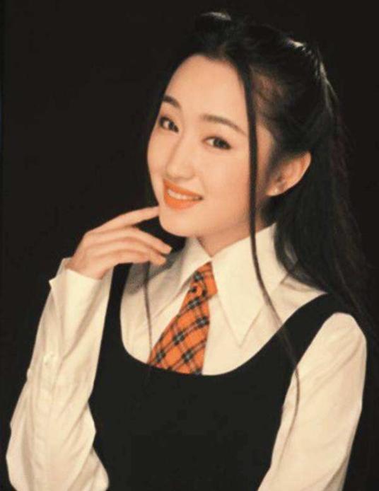 杨玉莹图片,美丽与智慧的完美融合