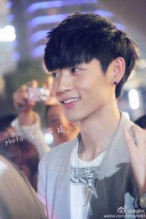 50岁的帅哥照片生活照,五十岁帅哥的优雅生活剪影